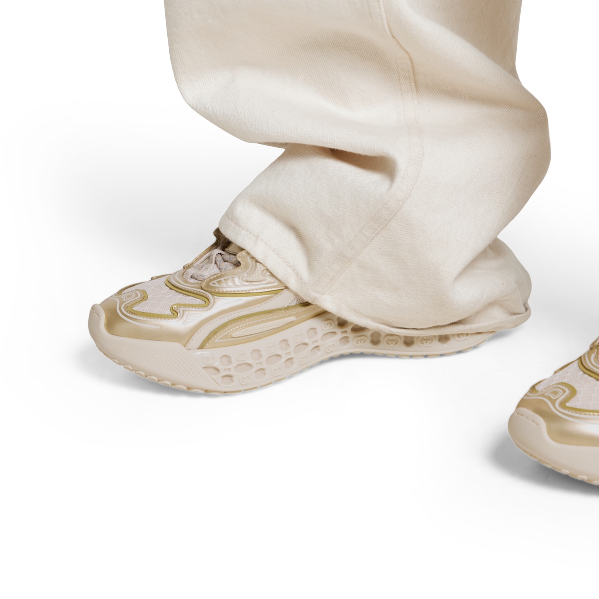 Gucci Women’s Gucci cub3d sneaker - Image 5